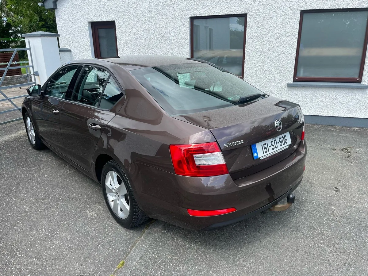 151 OCTAVIA 1.6 DIESEL (1 OWNER) €180 TAX - Image 4