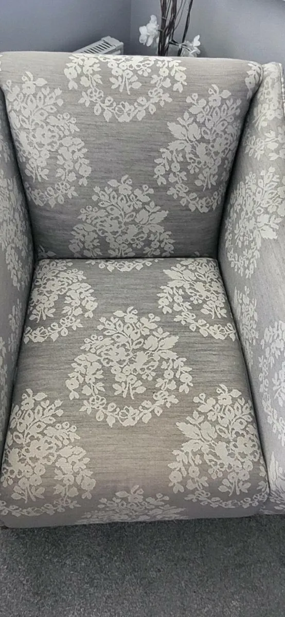 Single arm chair - Image 1