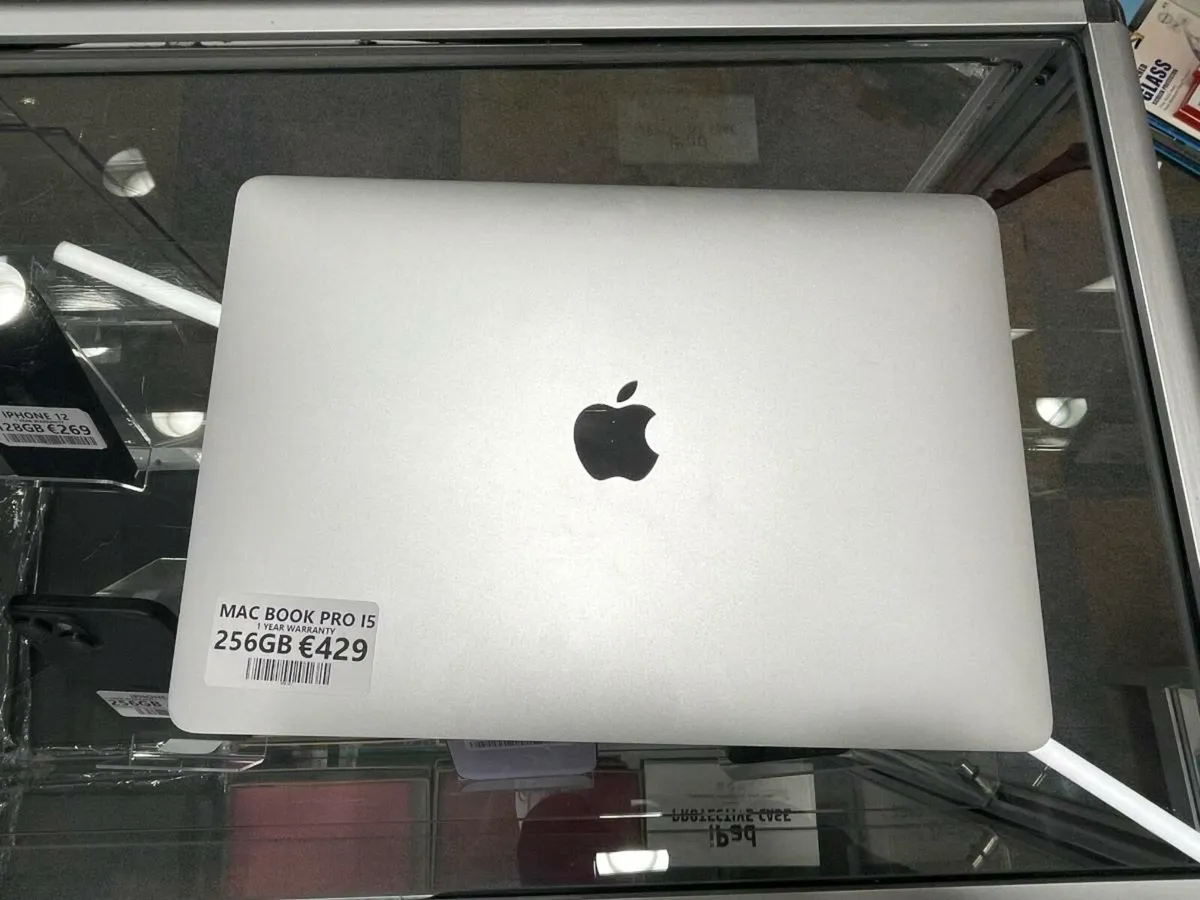 MAC BOOK PRO 15 256GB, 1 YEAR WARRANTY - Image 1