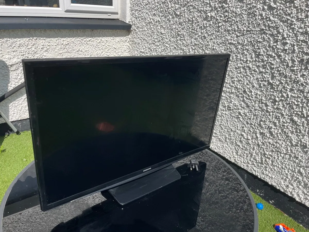 Samsung 32” LED TV - Image 3