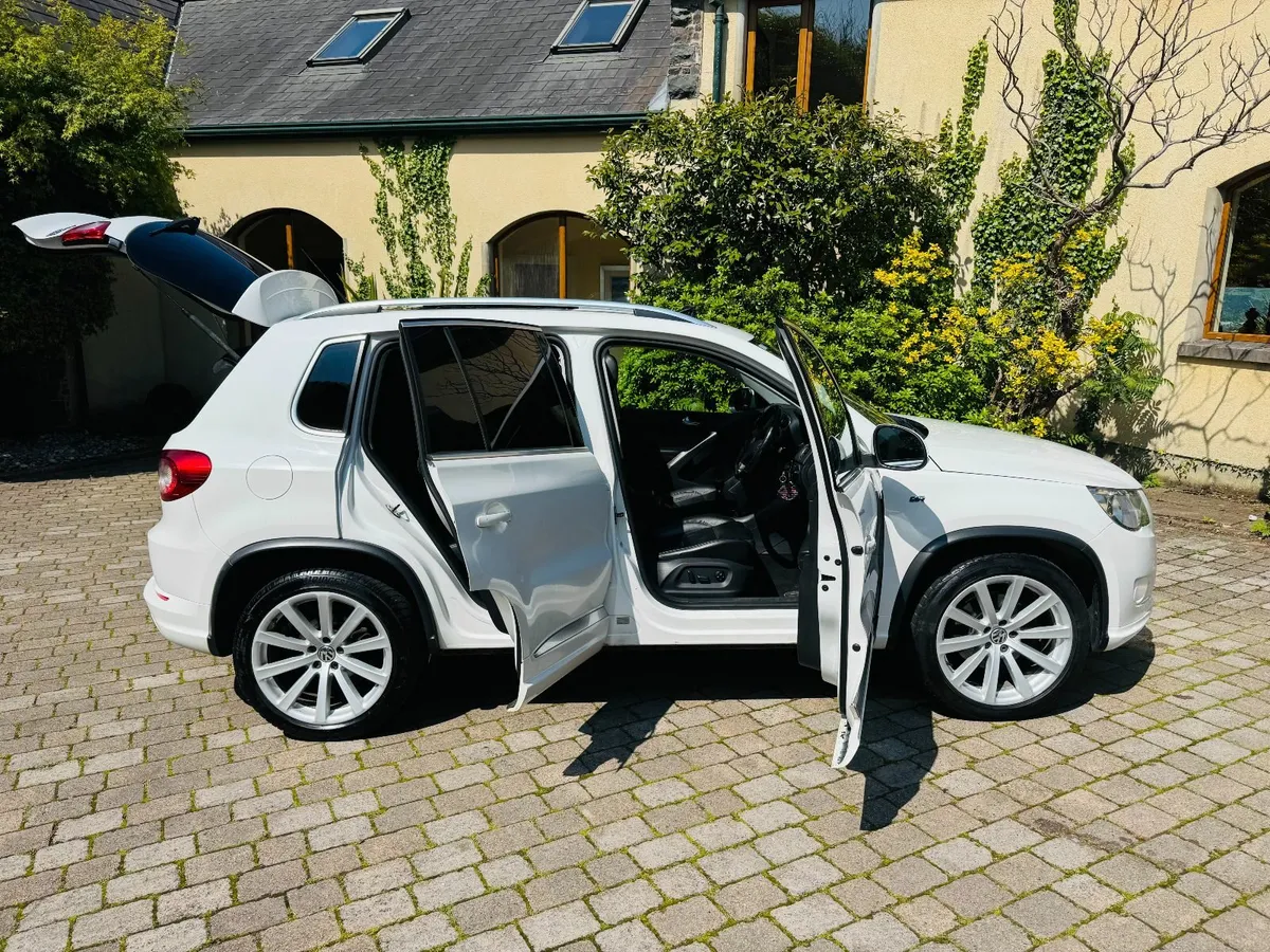 VW  Tiguan R Line 2.0 TDi - Stunning Pan Roof NI - Image 4