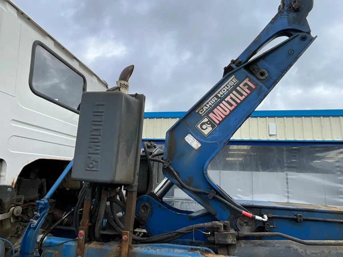 SCANIA P340 8x4 32 TON HOOK LOADER - Image 3