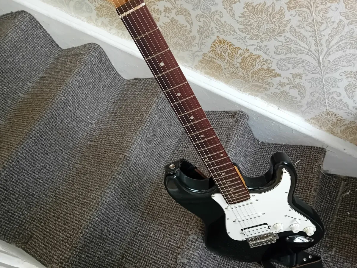 Guitar - Image 3