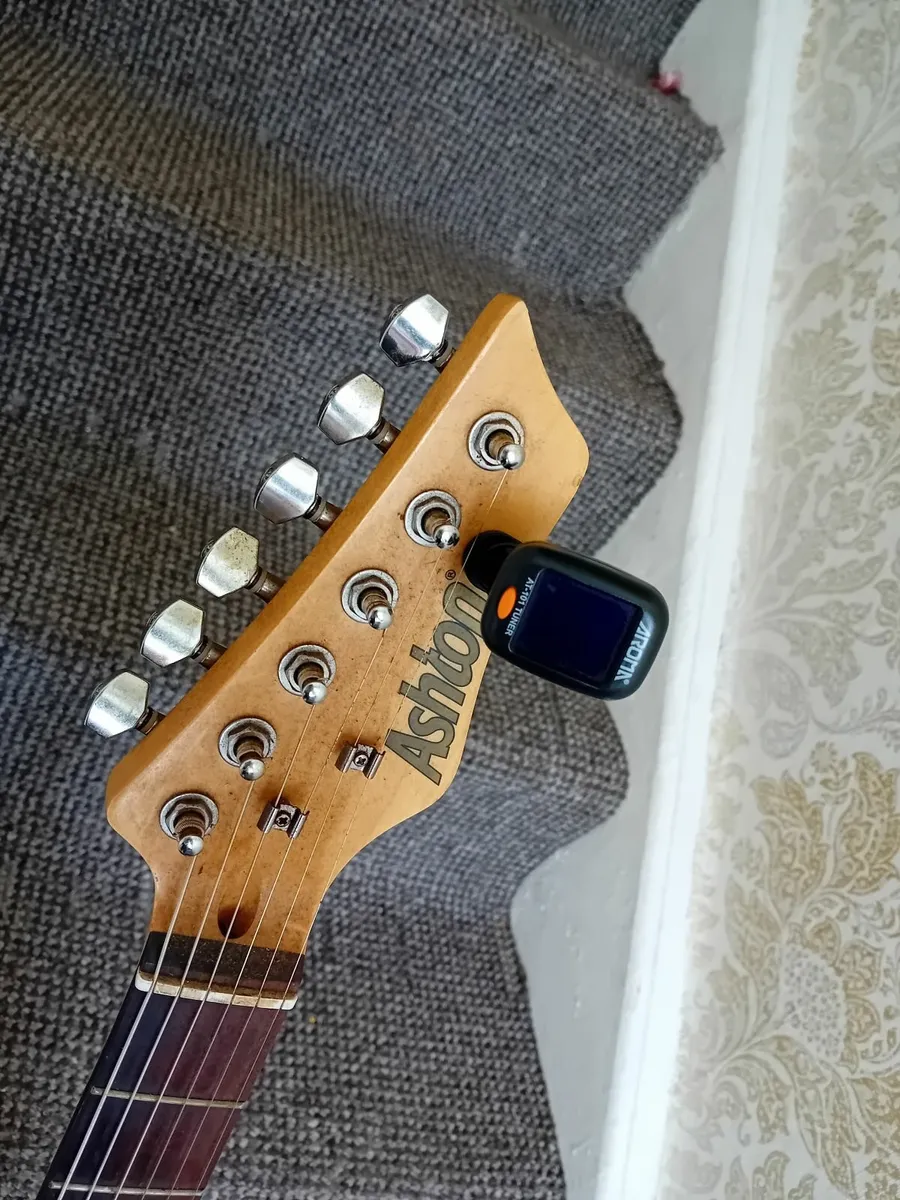 Guitar - Image 4