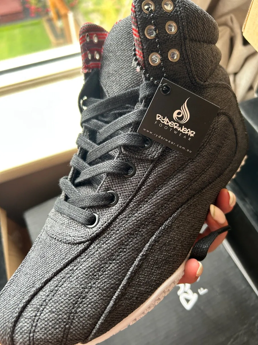 Shoes - Image 4