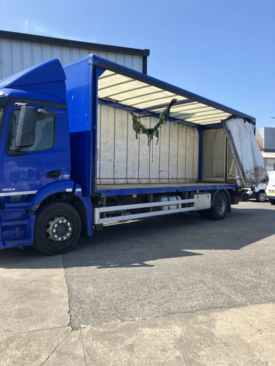 Merc-Benz Actros 1824 CurtainSide - Image 4