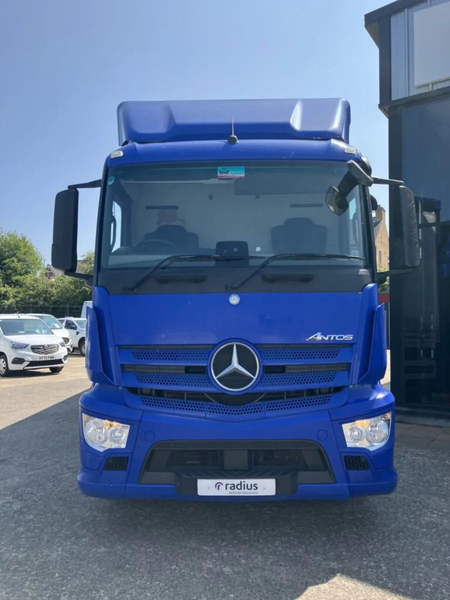 Merc-Benz Actros 1824 CurtainSide - Image 3