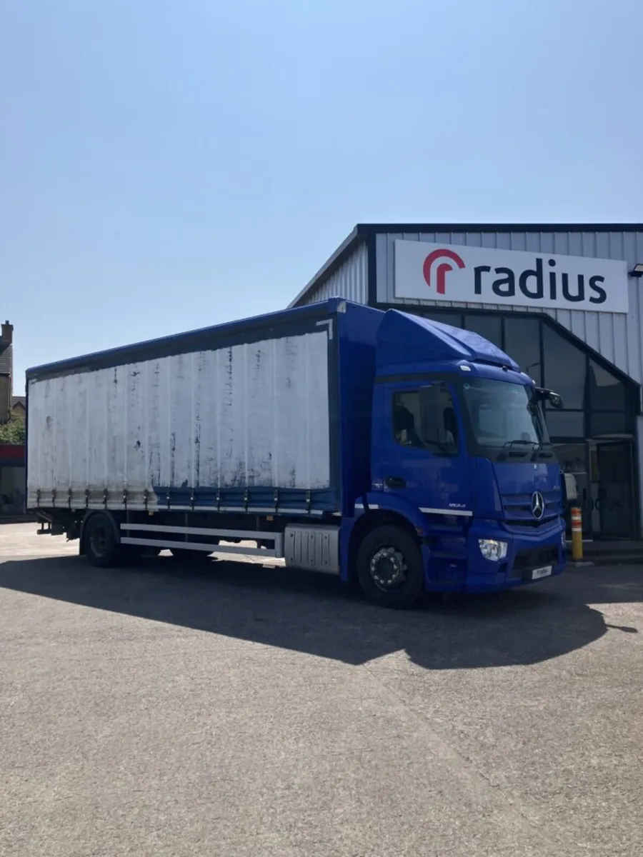 Merc-Benz Actros 1824 CurtainSide - Image 1
