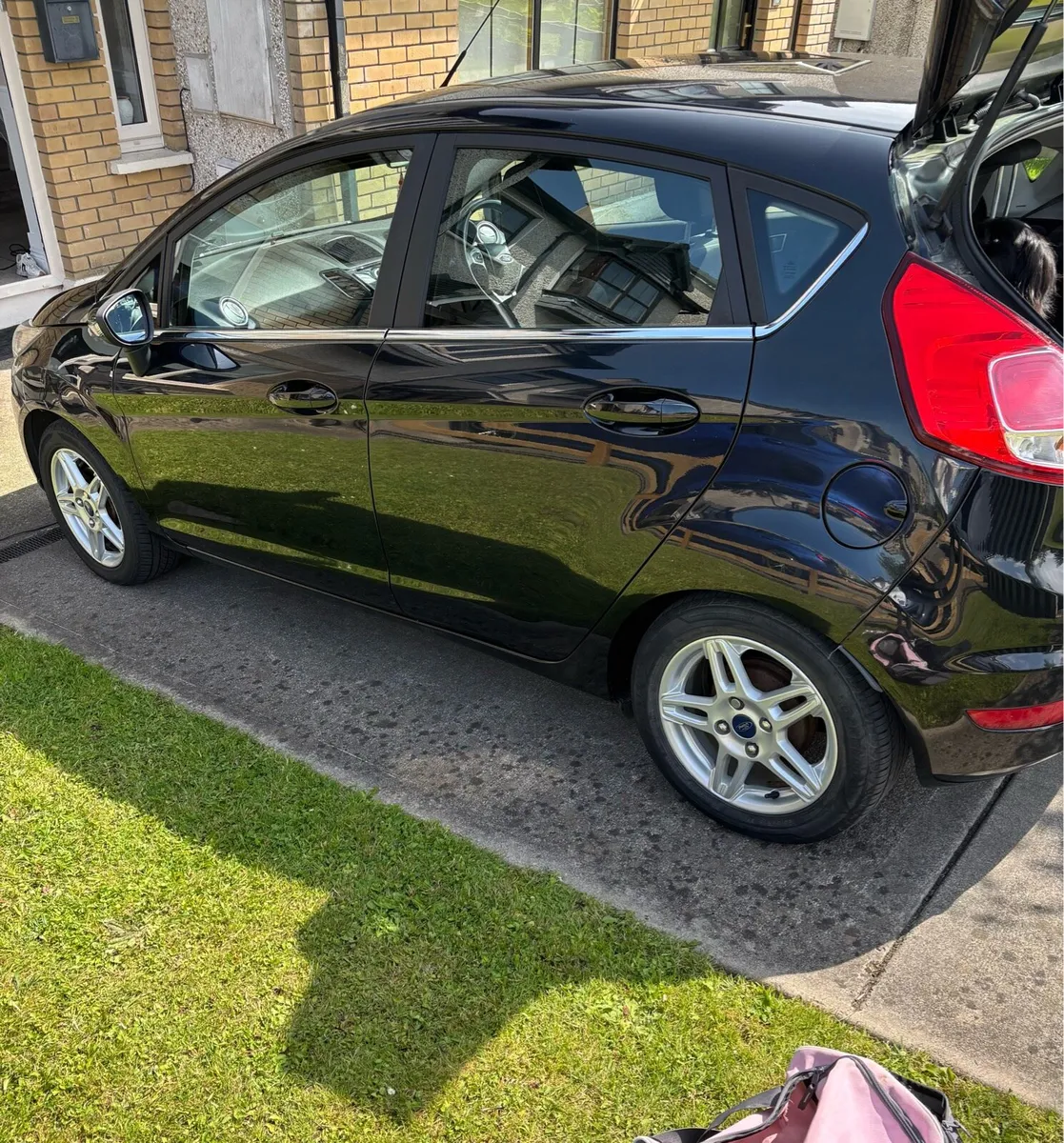 Ford Fiesta Zetec - Image 1