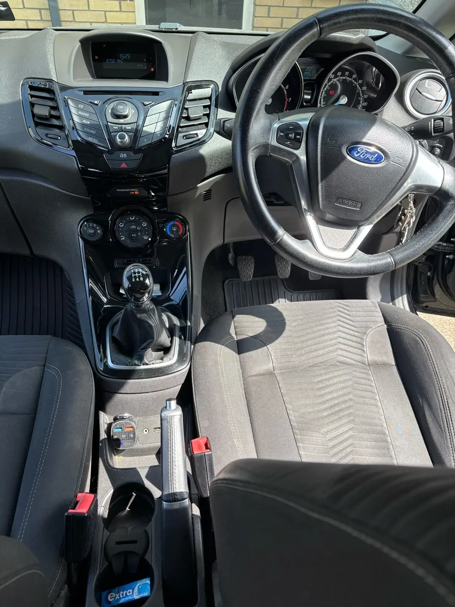 Ford Fiesta Zetec - Image 4