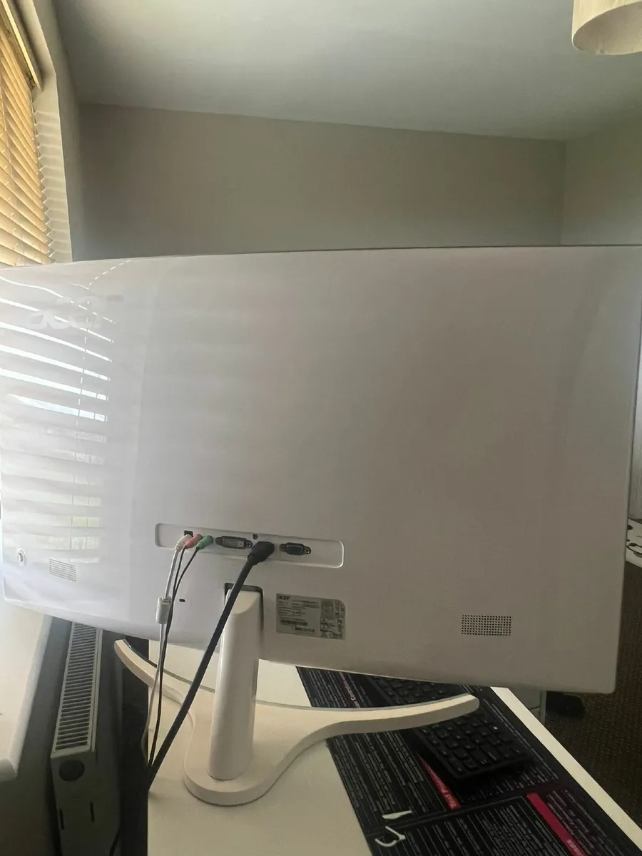 LCD Curved Monitor - Image 2