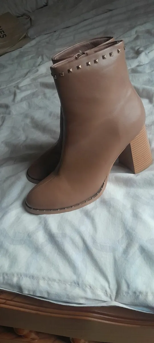 Brown ankle boots - Image 2