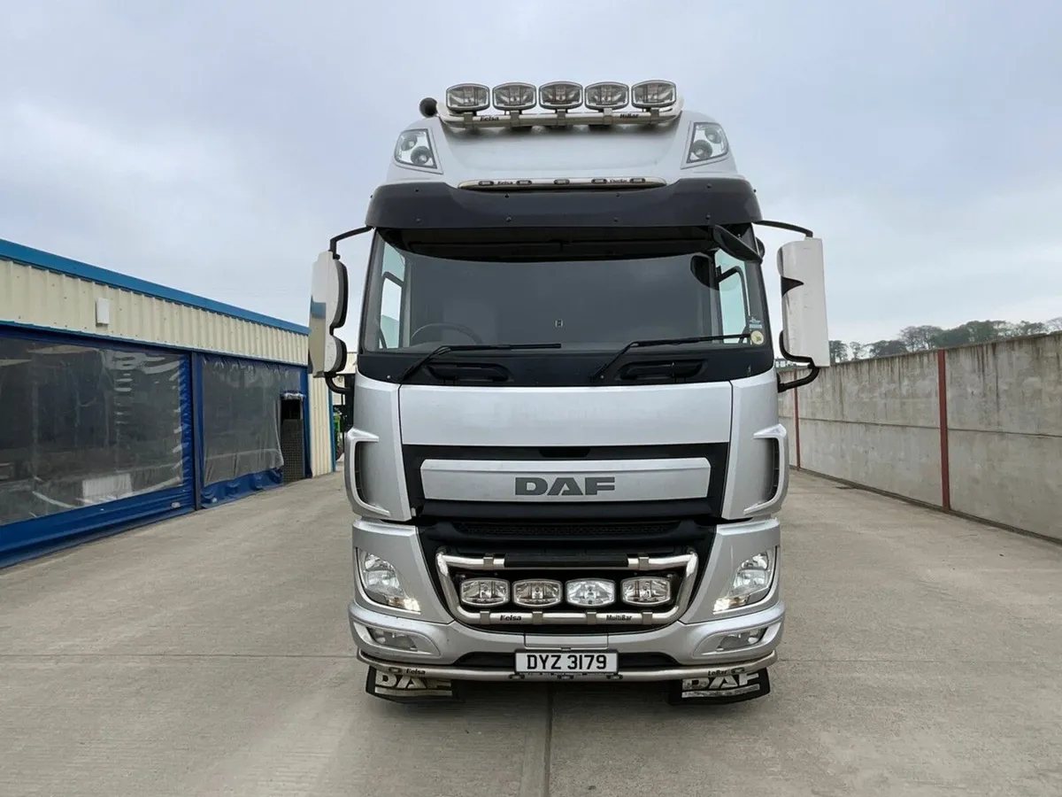 DAF CF250 EURO 6 4x2 18 TON CURTAINSIDER LORRY - Image 3