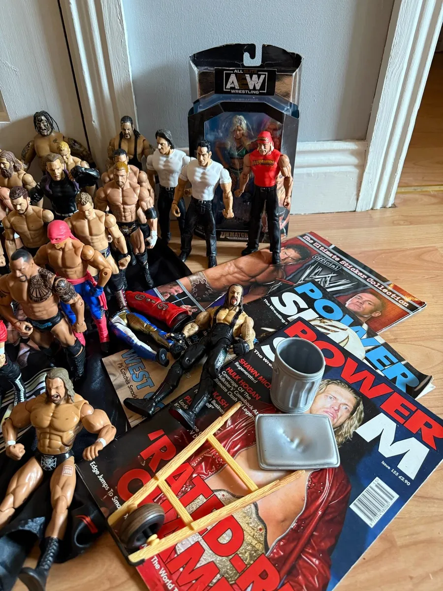 Wwe wrestling figures,accessories,magazines - Image 2