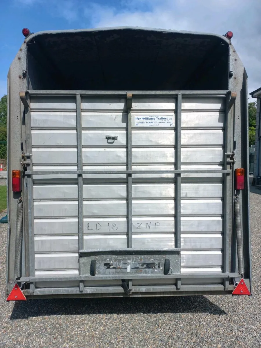 Ifor Williams 12 x 6 High Roof Horse/ Cattle Box - Image 3