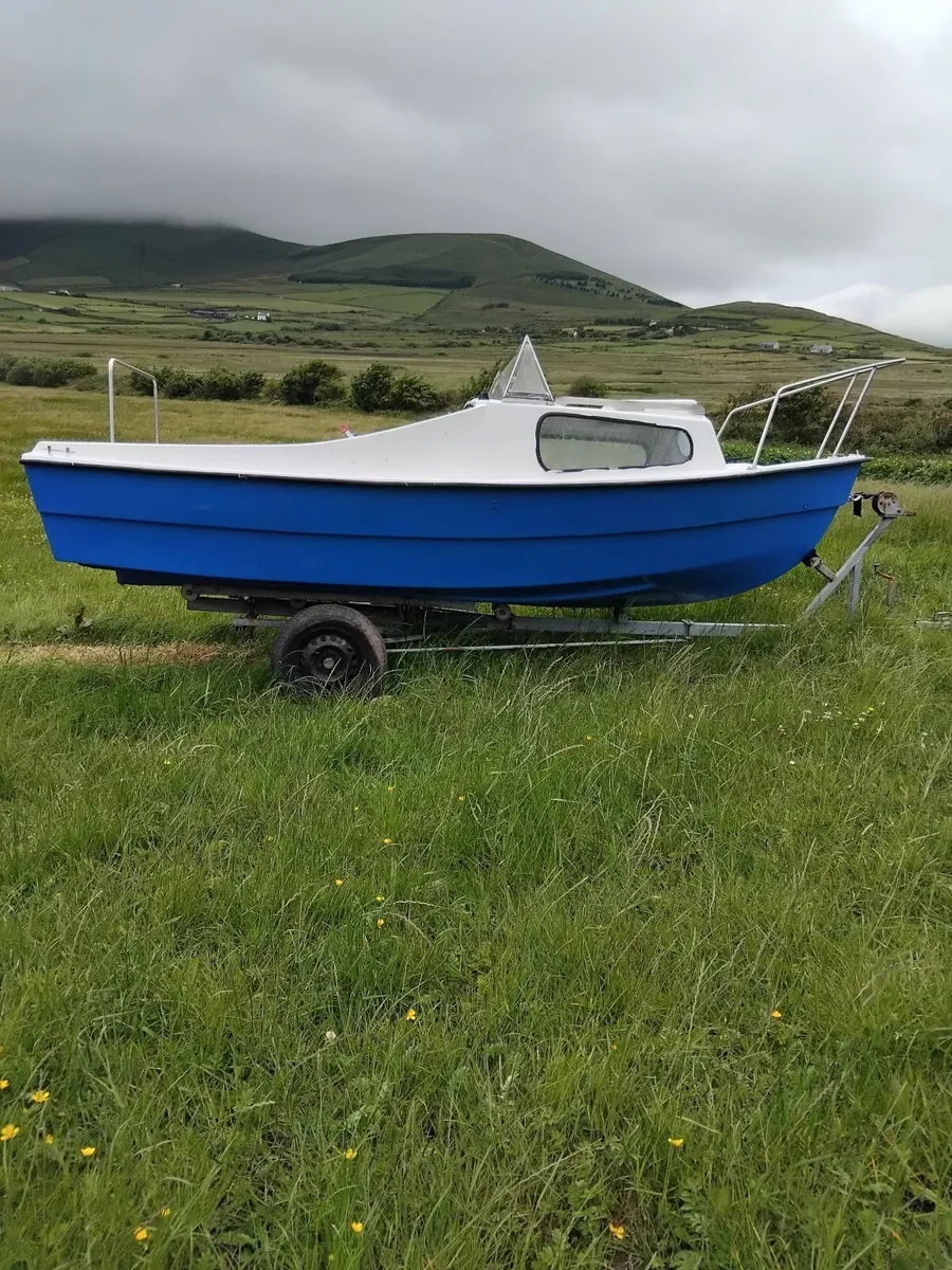 Boat and trailer. - Image 4
