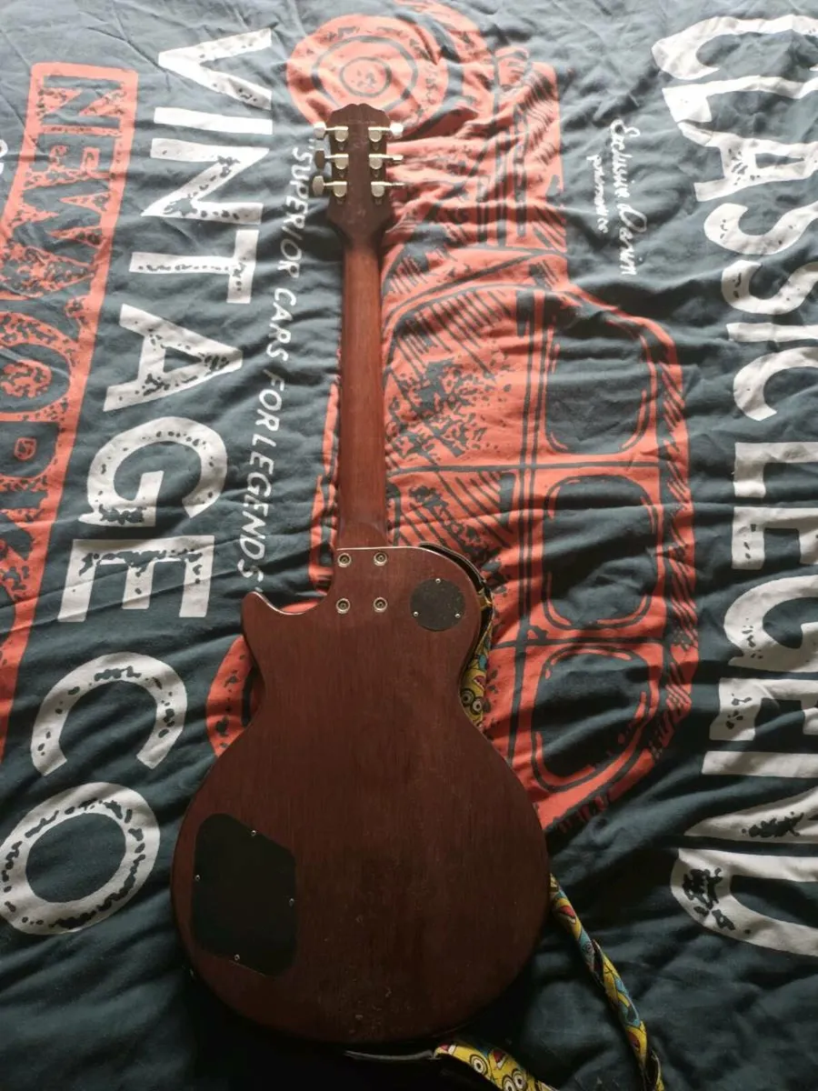 Electric guitar - Image 2