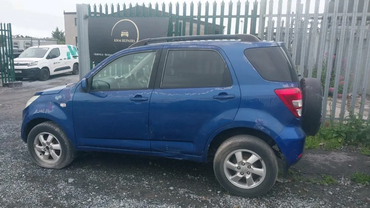 08 daihatsu terios - Image 2