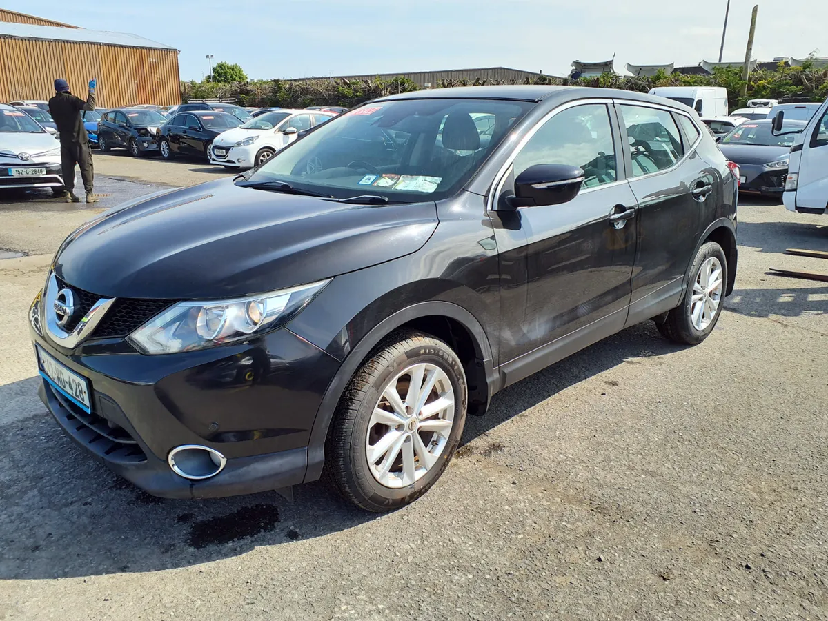Nissan Qashqai 2014 side damage Driving - Image 2