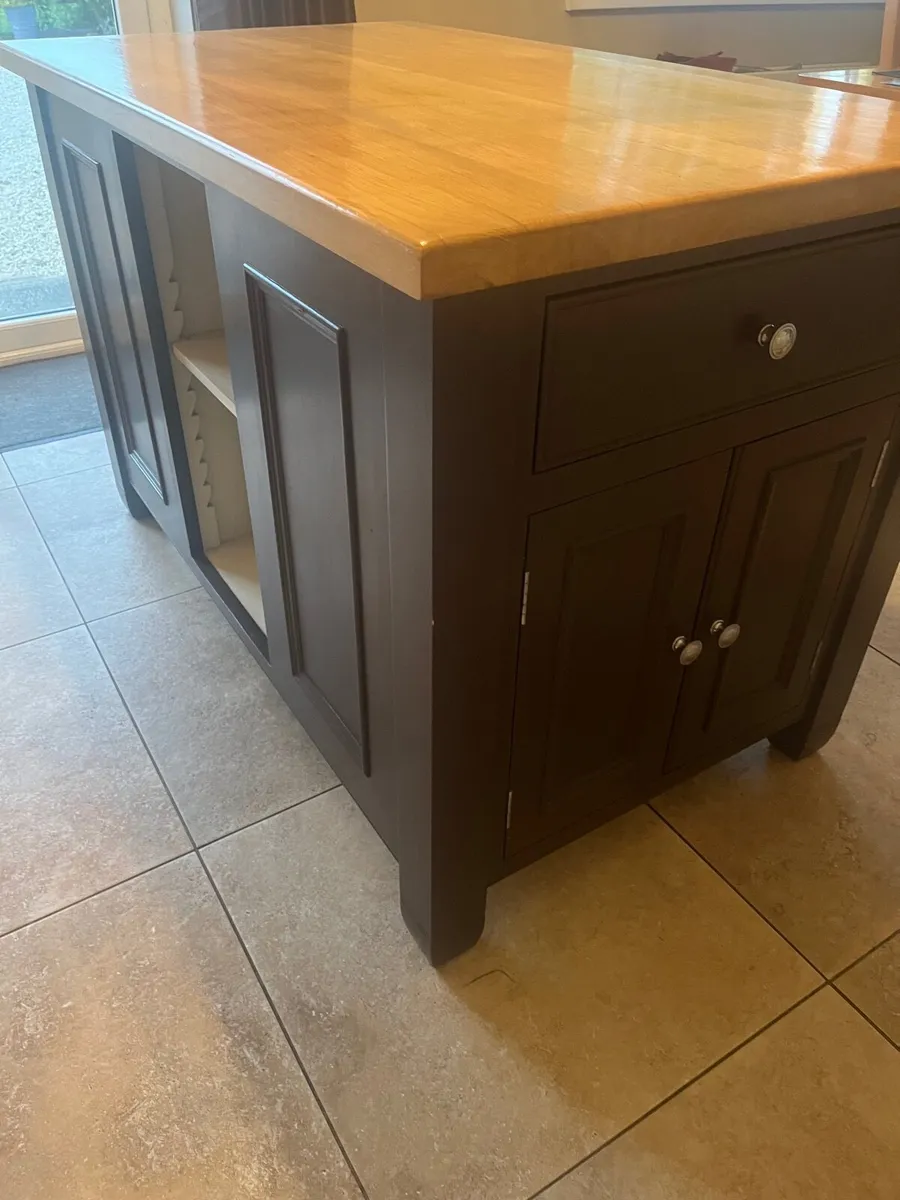 Kitchen Island Unit - Image 1