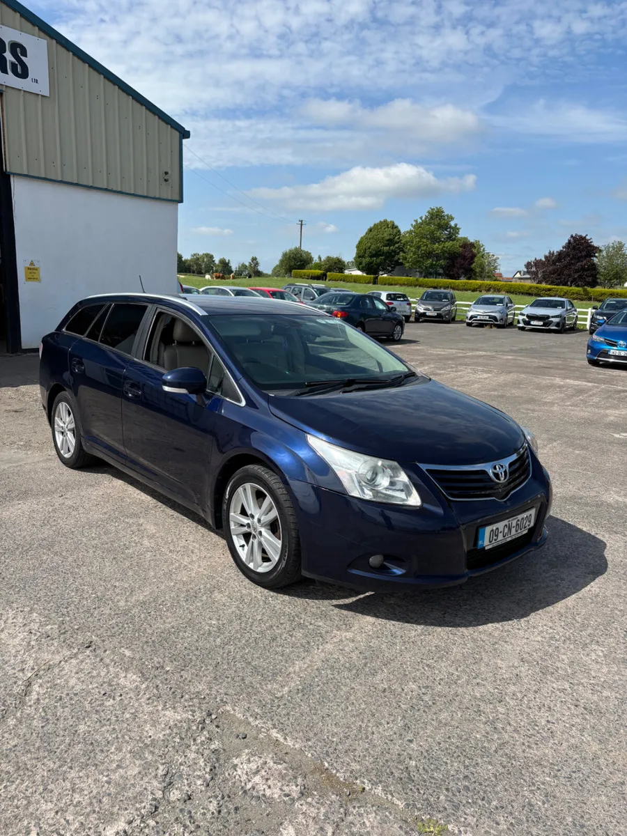 Toyota Avensis 2009 - Image 1