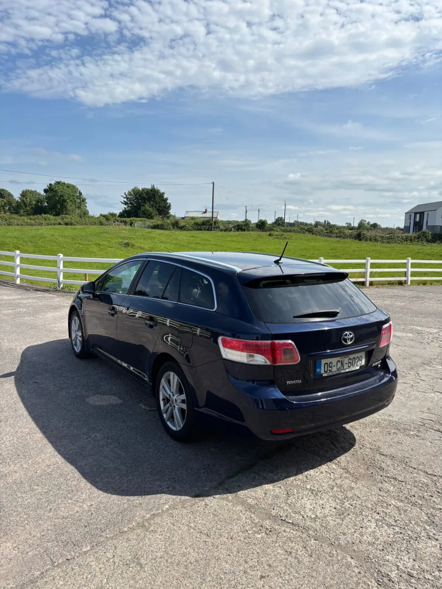 Toyota Avensis 2009 - Image 4