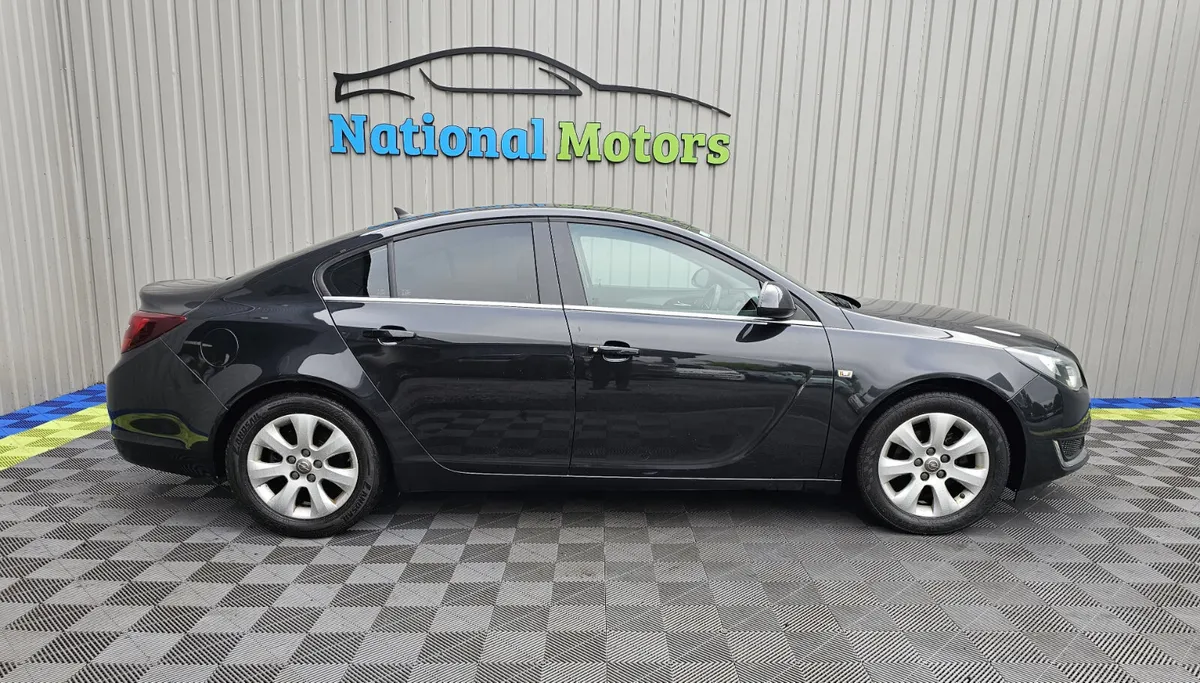 2017  Opel Insignia Black 1.6CDTI 136PS SC - Image 2