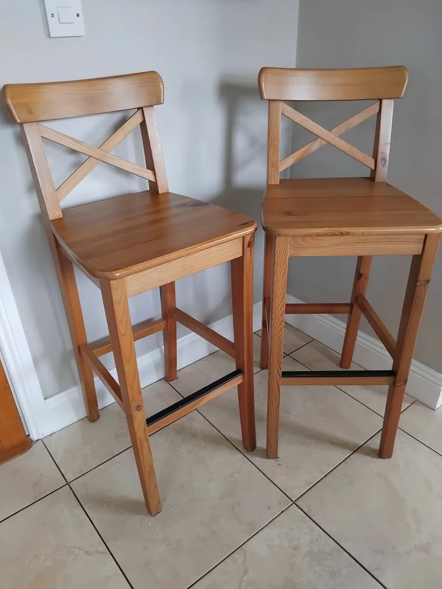 Wooden high stools