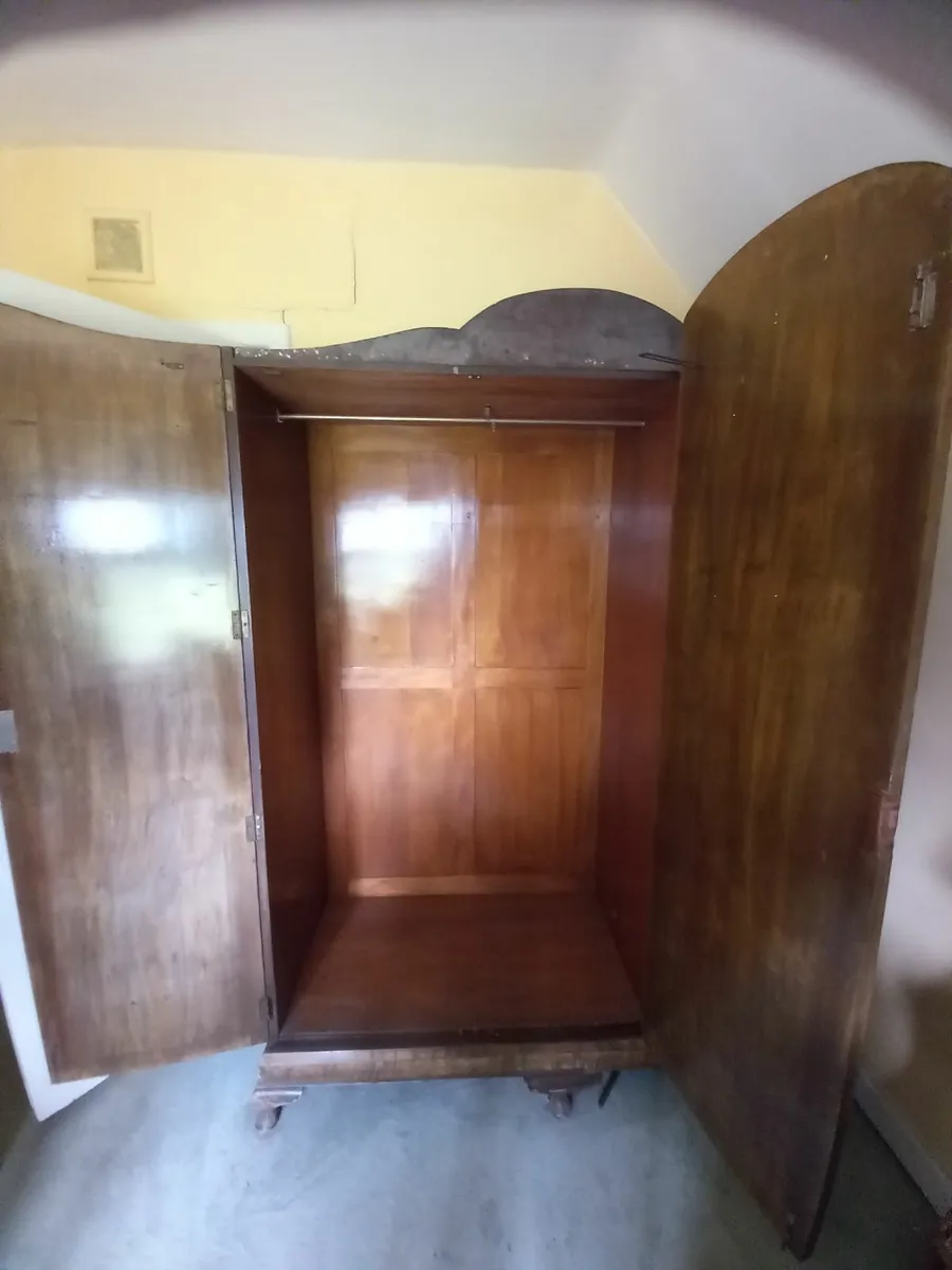 Wardrobe - Image 3