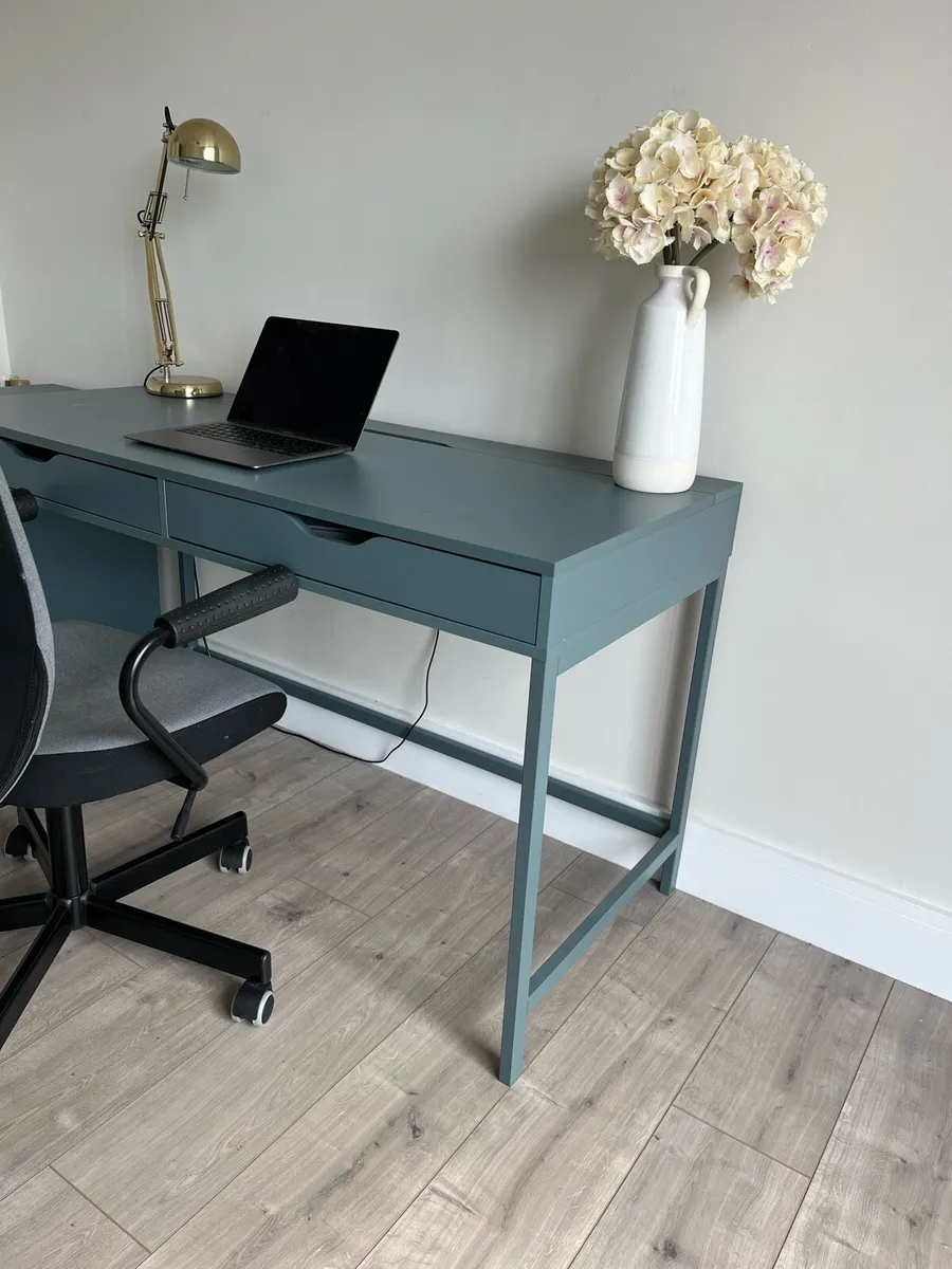 Desk - Image 4