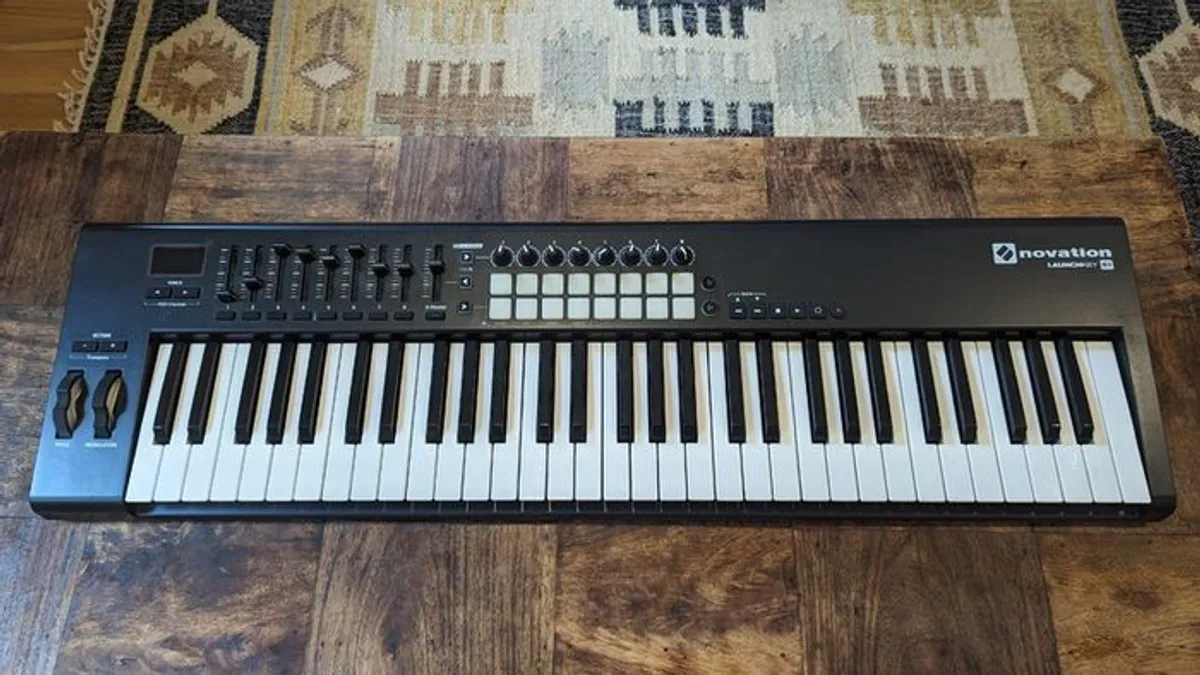 Novation LaunchKey 61 MK2 - Image 1