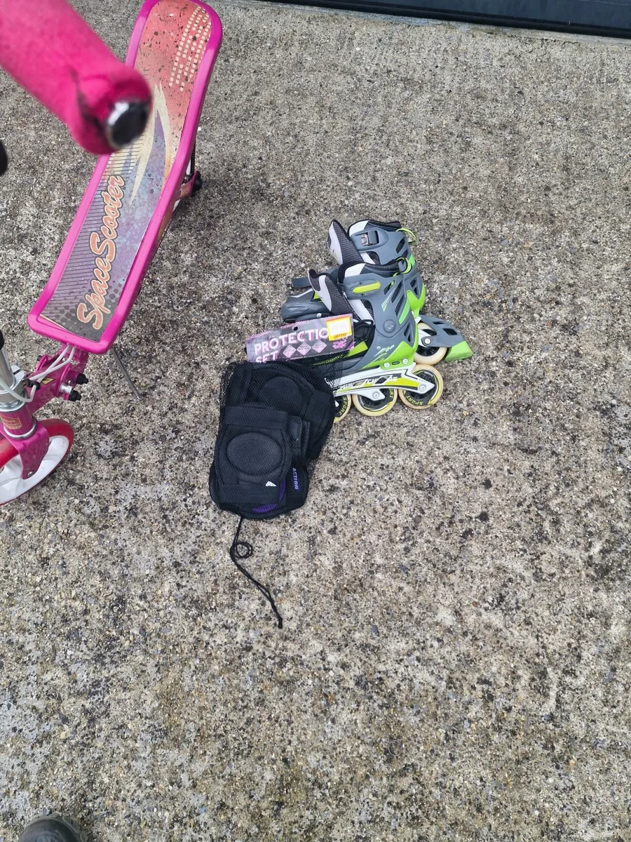 Scooter and roller blades - Image 2
