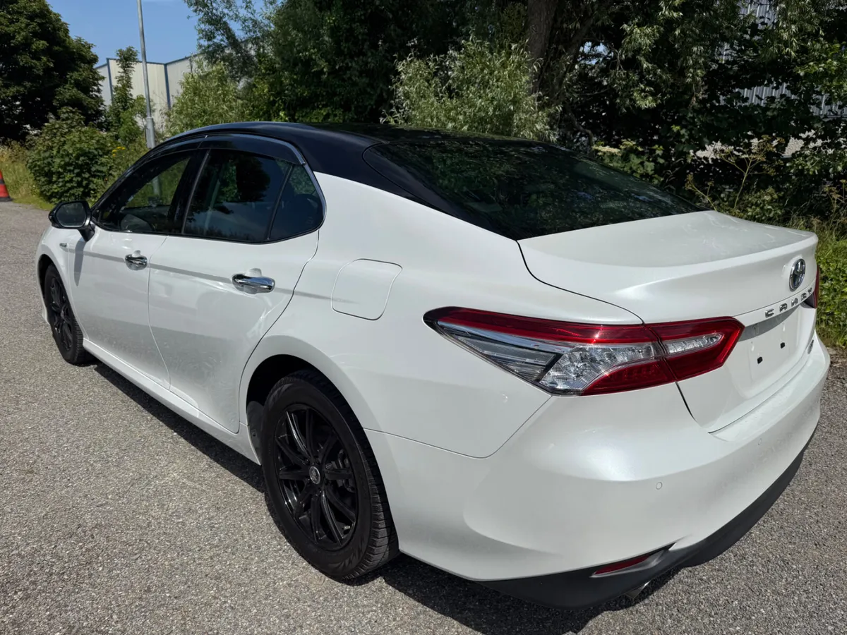 Toyota Camry - Image 3