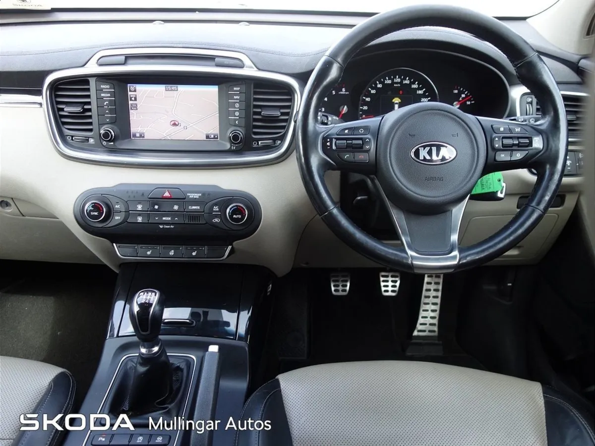 Kia Sorento Platinum 2WD - Image 2