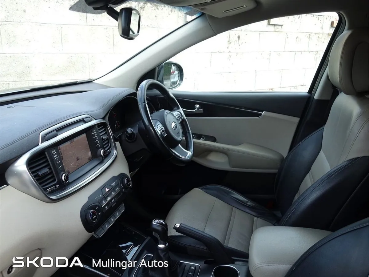 Kia Sorento Platinum 2WD - Image 4