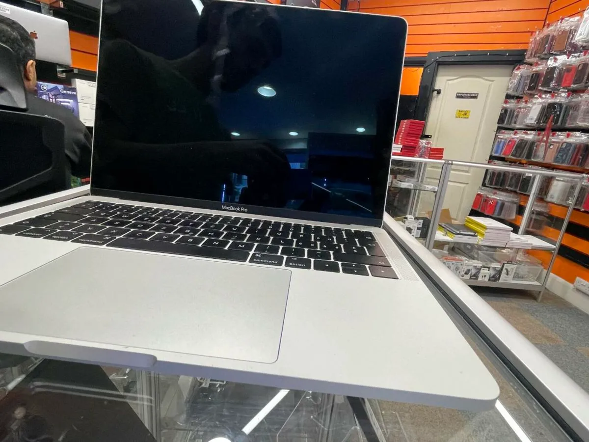 MAC BOOK PRO 14 256GB 1 YEAR WARRANTY UNLOCKED - Image 2