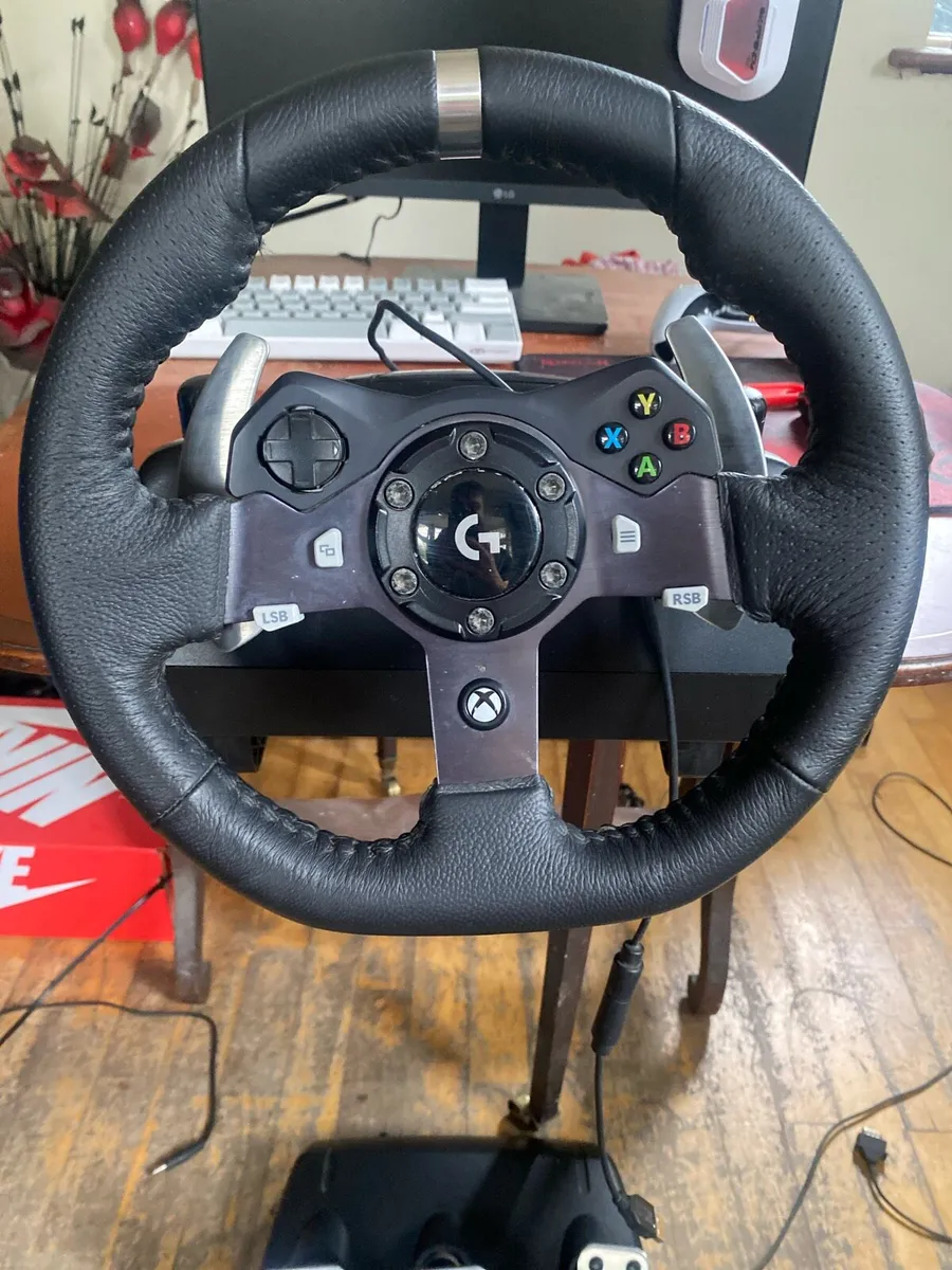 Logitech G920 Steering wheel and pedals - Image 2