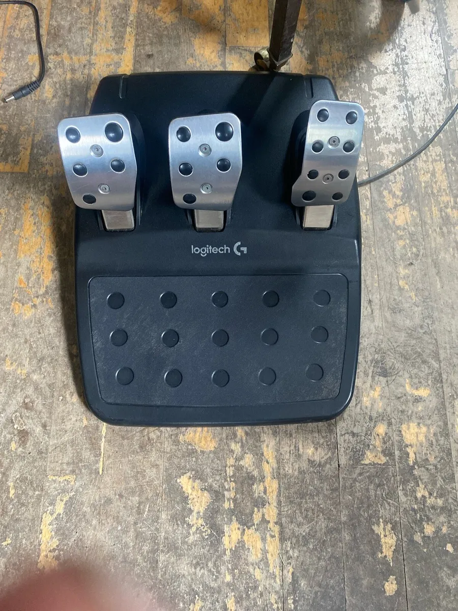 Logitech G920 Steering wheel and pedals - Image 3