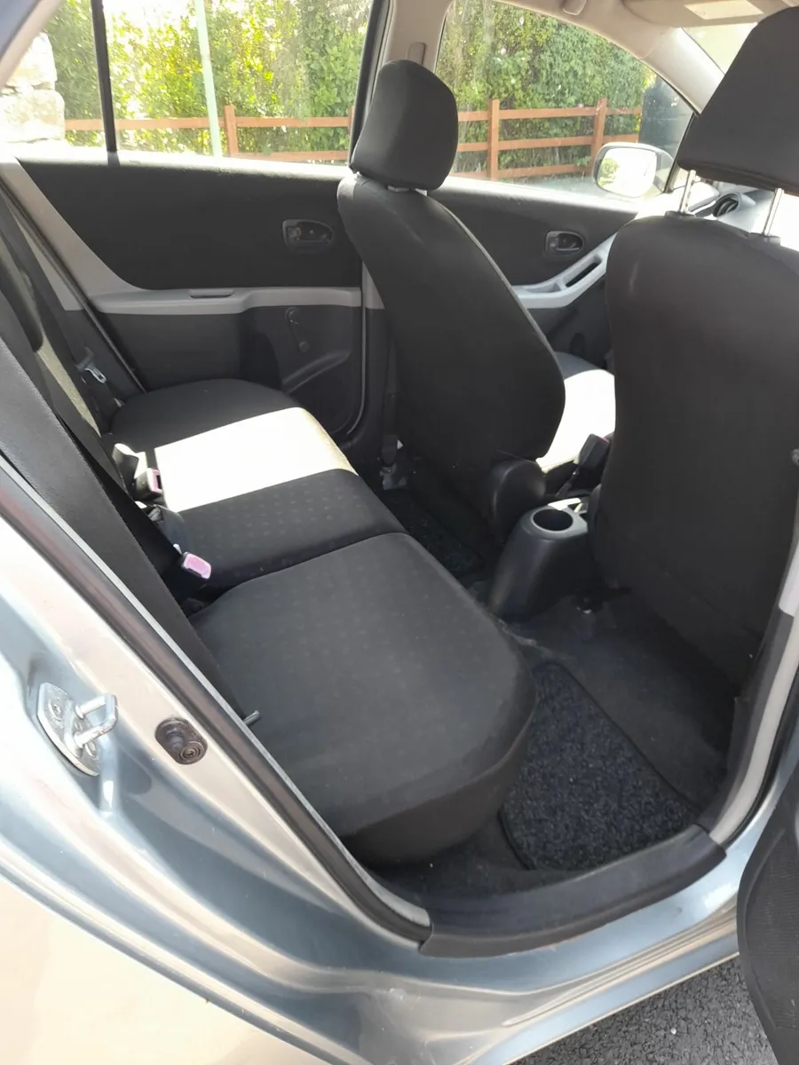 Toyota Yaris 2006 - Image 2