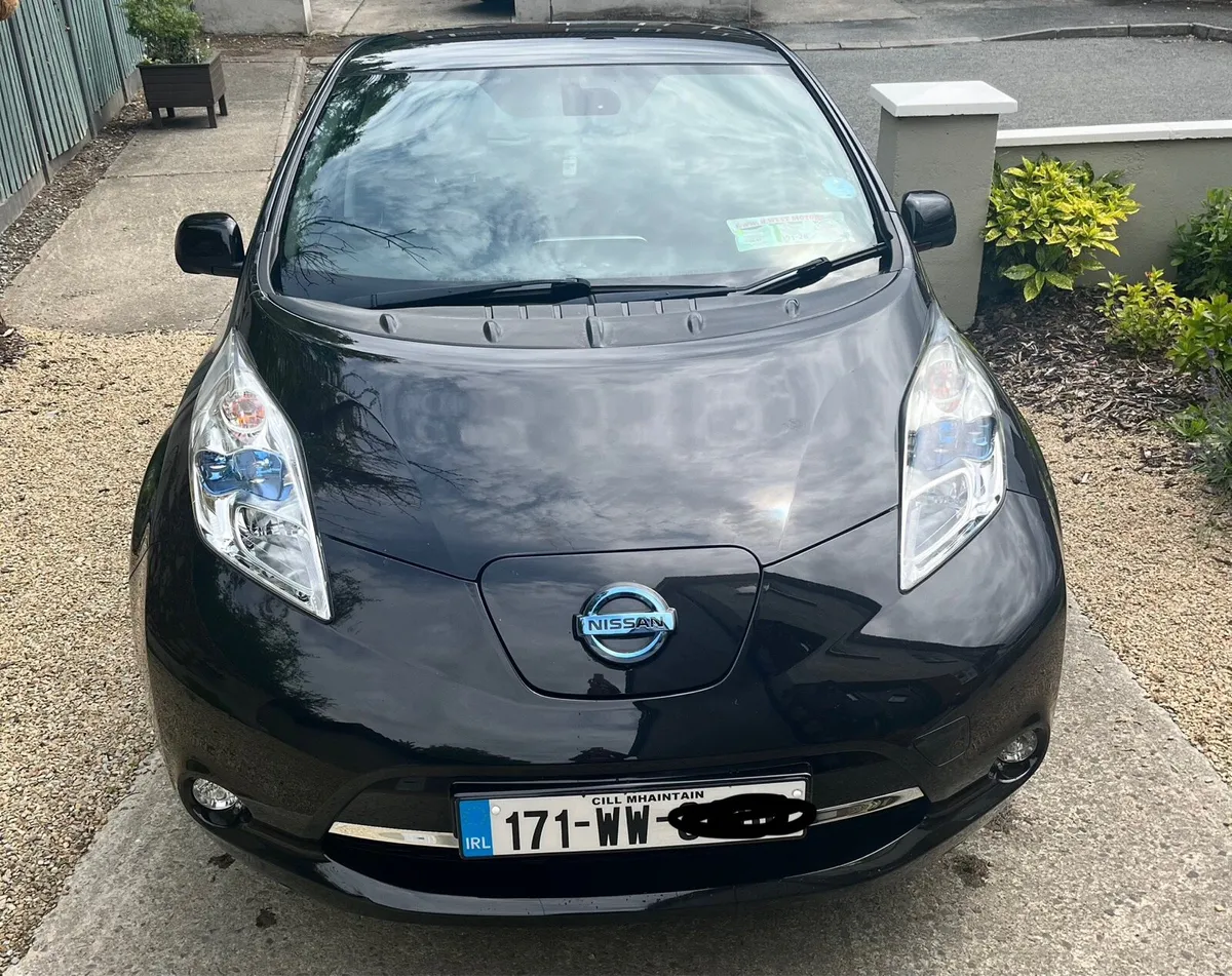 Nissan Leaf TOP SPEC excellent condition - Image 1