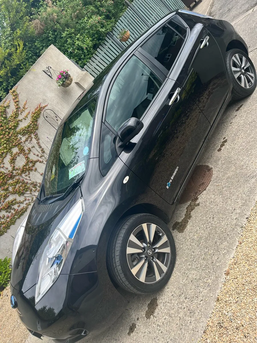 Nissan Leaf TOP SPEC excellent condition - Image 2