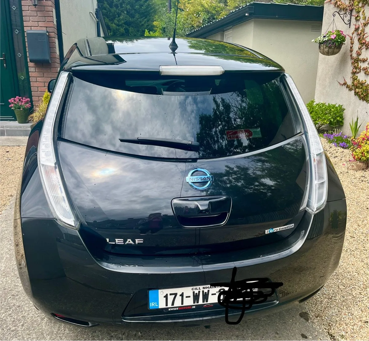 Nissan Leaf TOP SPEC excellent condition - Image 4