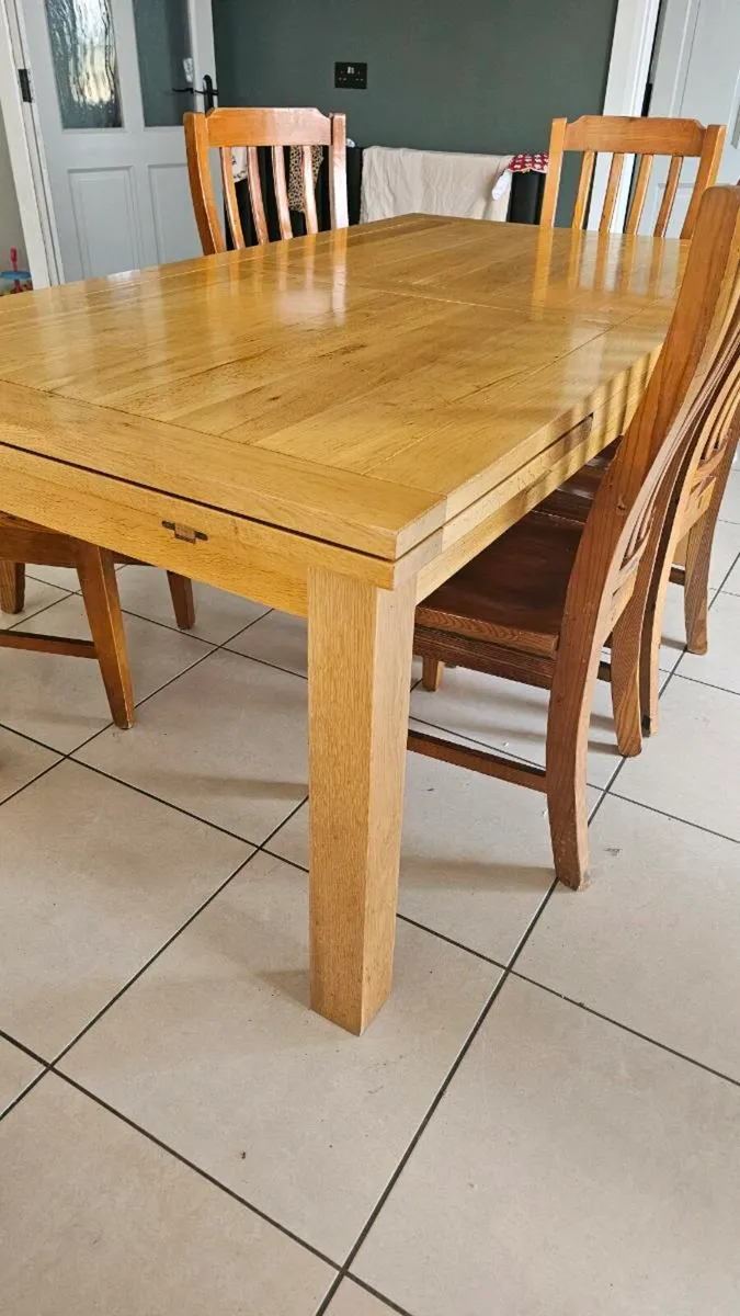 Extendable Table & 6 x Chairs - Image 1