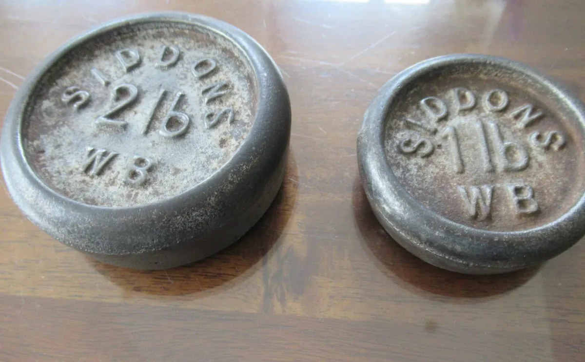 antique kitchen scales weights tools cast iron - Image 4