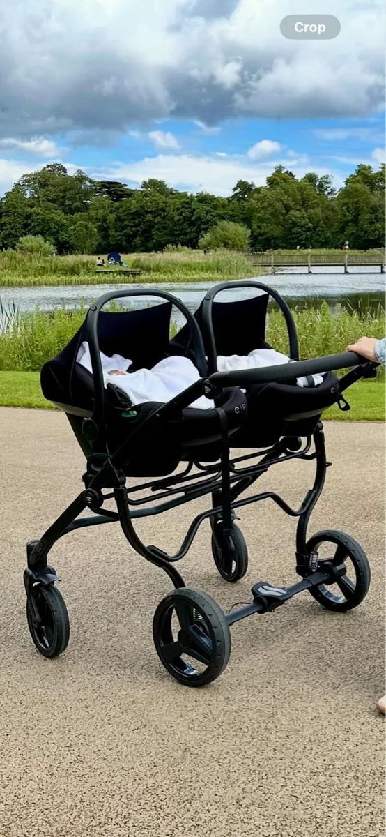 Twin stroller - Image 1
