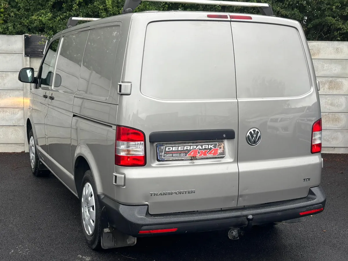 2014 Volkswagen Transporter 2.0 TDI Commercial - Image 2