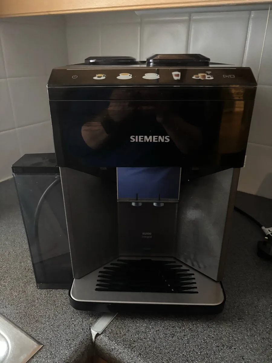 Siemens Coffee Machine EQ500 - Image 3