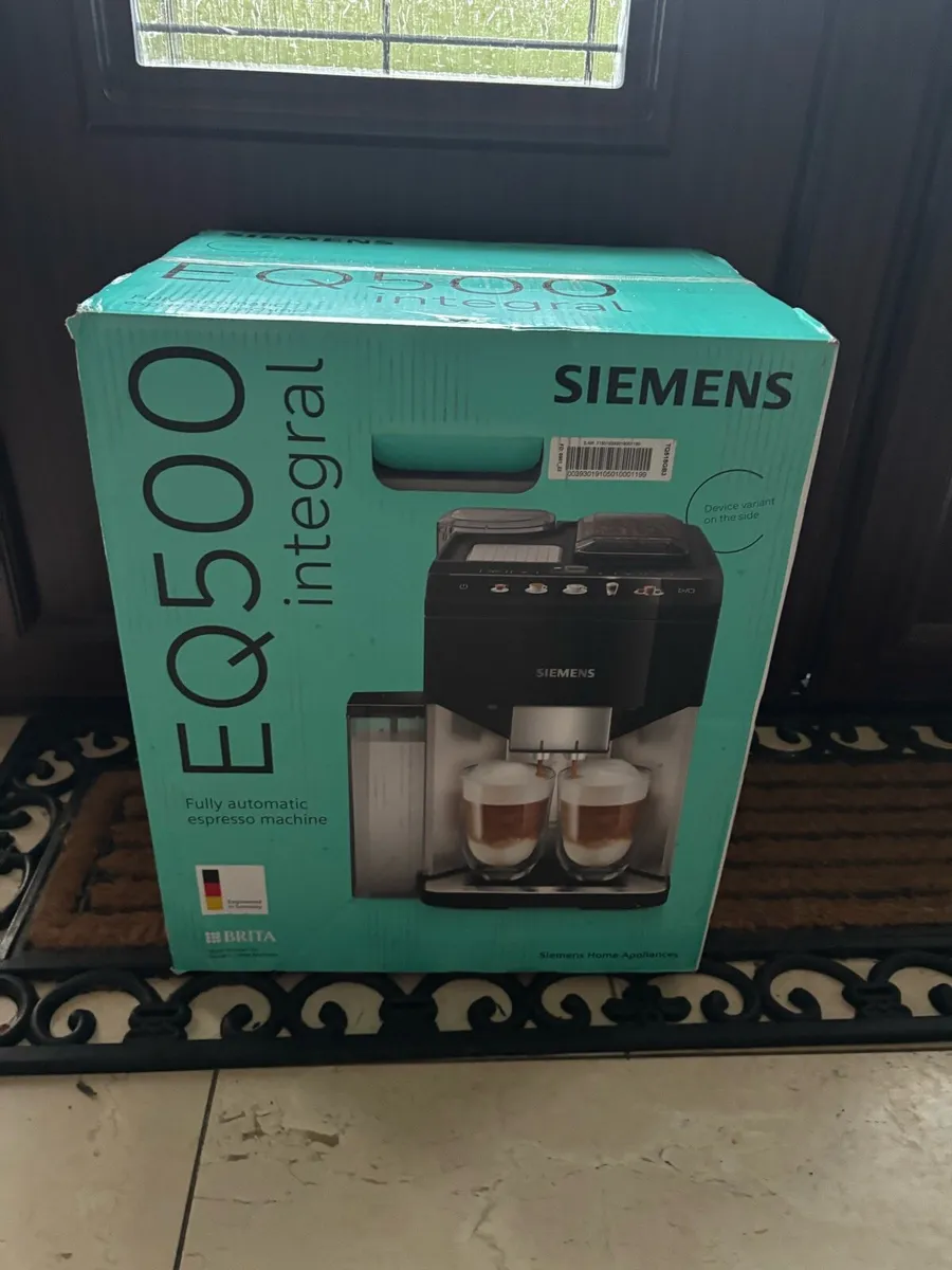 Siemens Coffee Machine EQ500 - Image 1
