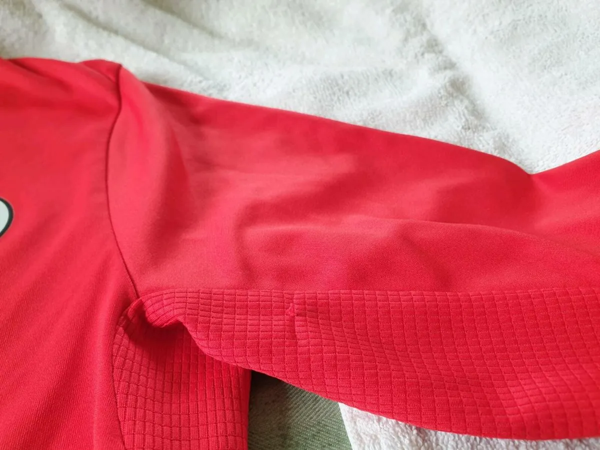 Liverpool Football Club Home Jersey 2015 to 2016 - Image 4