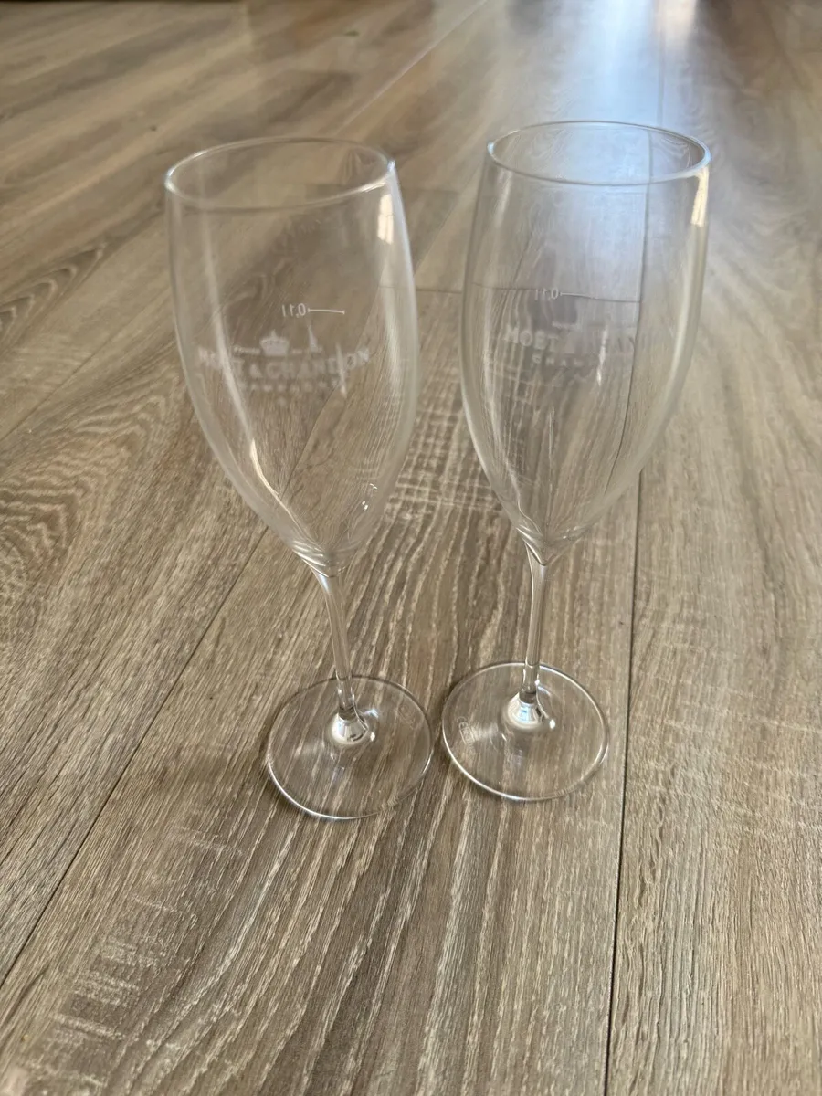 MOET & CHADON Champagne Glasses - Image 2